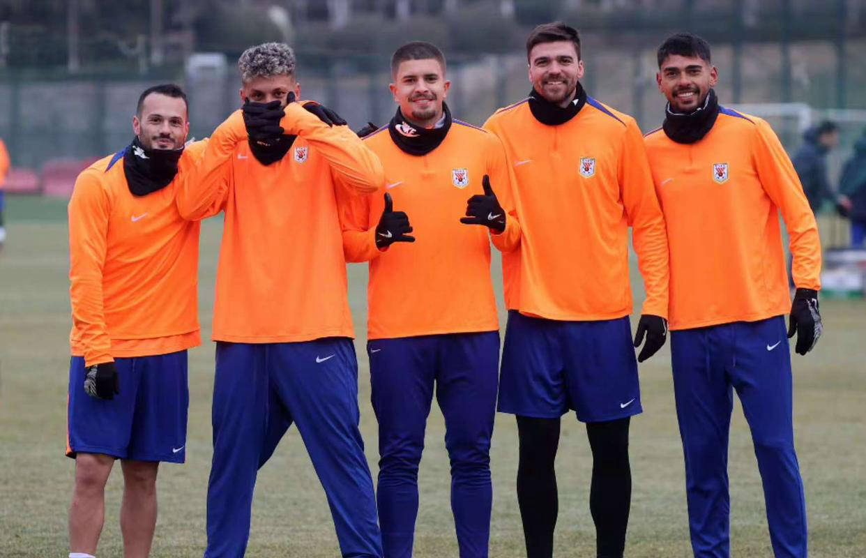 山东鲁能遭受连败压力，球员们需全力以赴的简单介绍